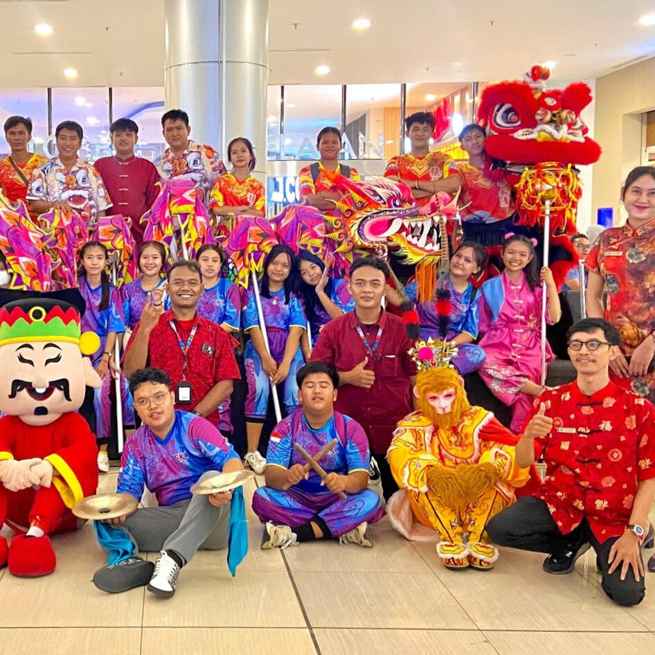 barongsai_akademi_dragon_point_pik_2_cong_jun_ching_lion_dance_mall barongsai_akademi_dragon_point_pik_2_cong_jun_ching_lion_dance_mall